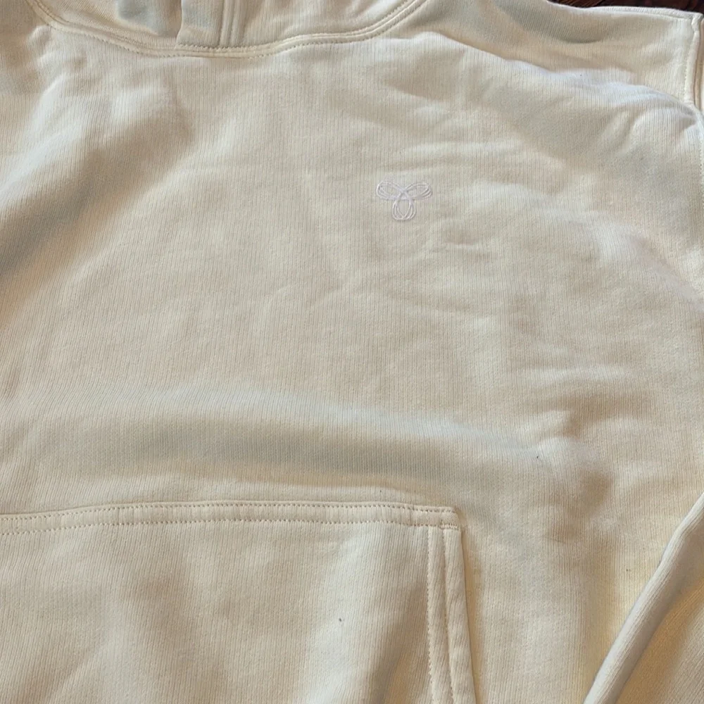 Tna Women’s Light Yellow Hoodie Size S - Picture 2 of 6